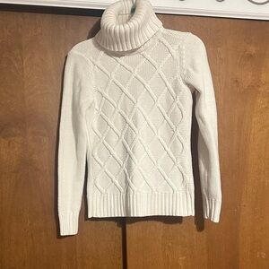 Izod Classic white Turtleneck Sweater